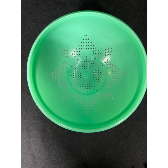 Vintage Tupperware Bundle, Grater, Crisp It Container & Colander, Jadeite Green - Picture 8 of 8